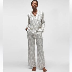 STUNNING Karl Lagerfeld KL Monogram Luxury Pajama Set Sz SP NWT price firm!
